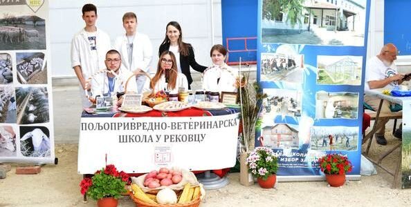 Запажен наступ наше школе на манифестацији “Дан сточарства” у Крагујевцу