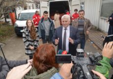 ХУМАНИ ГЕСТ: Наша школа донирала 1300 кг кромпира Црвеном крсту у Крагујевцу