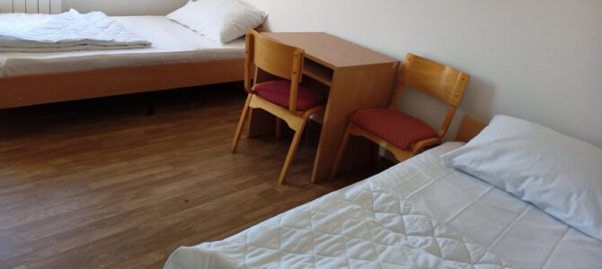 Замена постељина, дека и јоргана у дому ученика /ФОТО/