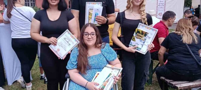 Успех наших ђака на „Данима Темнића и Левча” у Карановцу: Награде за ликовно и литерарно стваралаштво