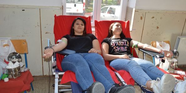 ХУМАНОСТ: Акција добровољног давања крви у нашој школи