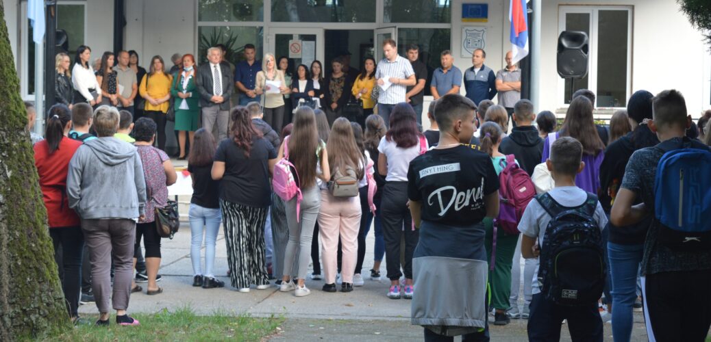 Почетак нове школске године свечано отворен интонацијом химне Републике Србије