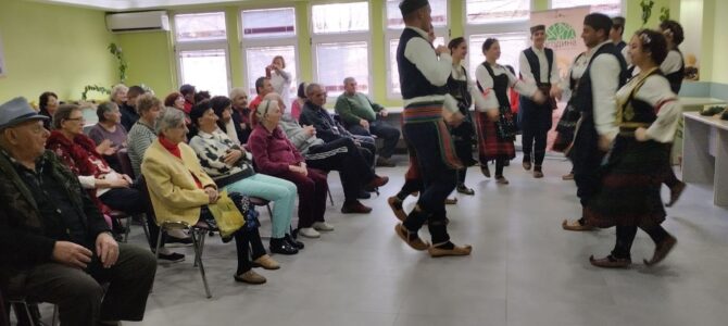 Новогодишњи концерт у геронтолошком центру у Јагодини Новогодишњи концерт у геронтолошком центру у Јагодини