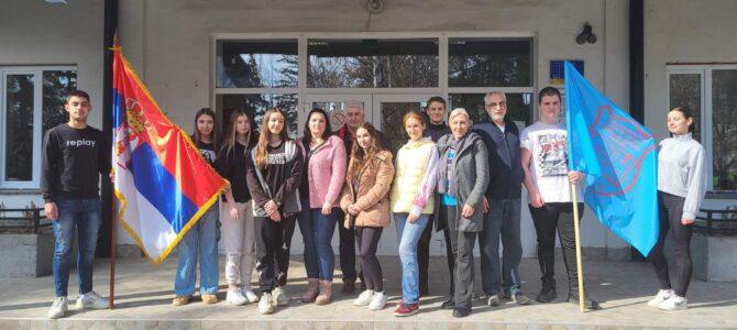 ДА УЧЕ И РАДЕ ПО ПРИМЕРУ ПОРТУГАЛИЈЕ: Ђаци рековачке Пољопривредно-ветеринарске школе путују у Порто